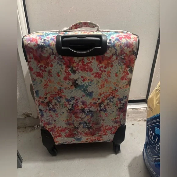 Kipling Parkers 961  Garden Party 14x22x9 Cabin Spinner Wheel Luggage - Picture 3 of 3